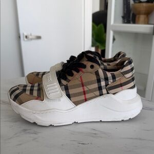 Burberry sneakers